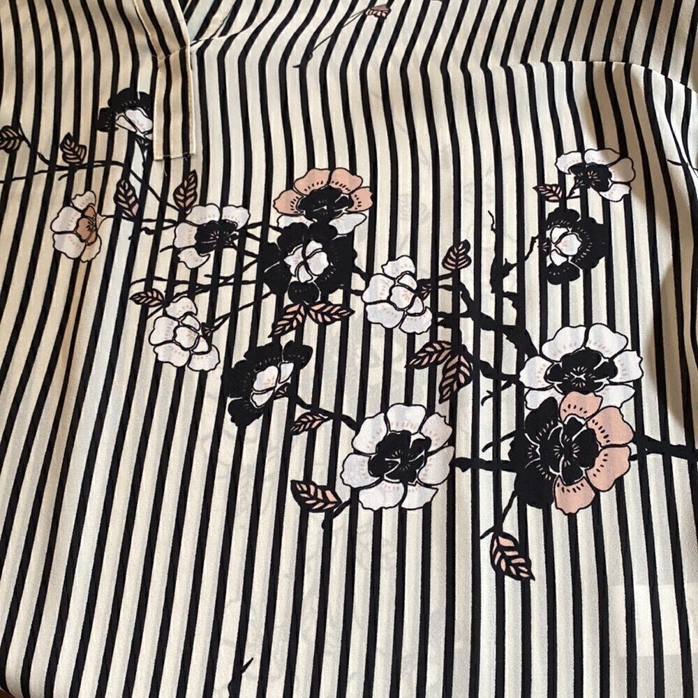 Black Rainn Women’s Stripe and Floral Blouse - Picture 5 of 8